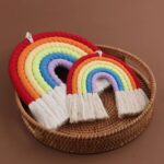 déco murale arc en ciel en macramé