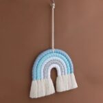 arc en ciel en macramé bleu