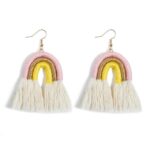 boucles d'oreilles arc en ciel en macramé