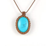 collier en macramé avec pierre
