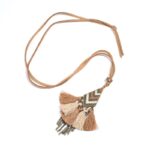 collier tressé en macramé