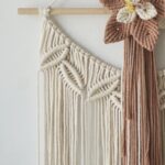 macramé décoratif avec motifs floraux