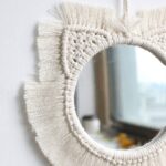 miroir suspendu en macramé