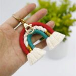 porte-clé multicolore en macramé