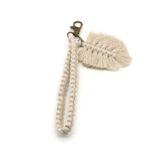 bijou de sac macramé plume