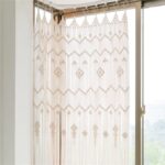 décoration fenêtre avec rideau macramé
