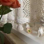 rideaux brise-bise tendance en macramé