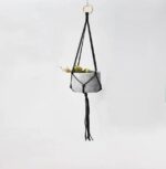 suspension en macramé couleur noire