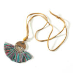 collier fait main en macramé